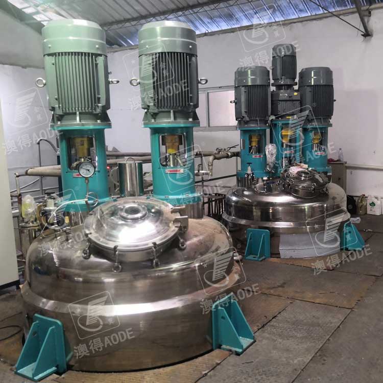 2000L膠漿增稠(chóu)罐