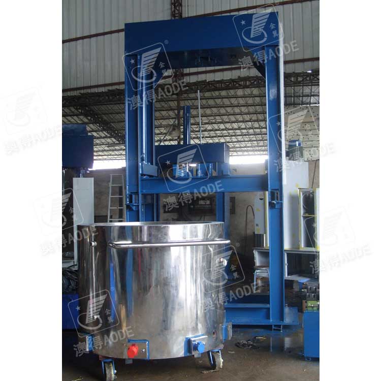 液壓(yā)出料機