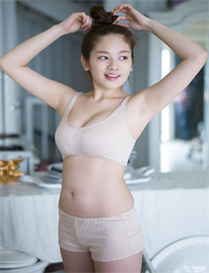 《巨乳淫娘-美国十次啦压缩》