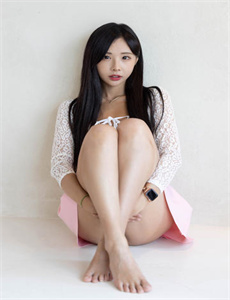 《青井草莓-美女把胸罩解开让男生摸》